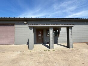 1650 FM 66, Waxahachie, TX for lease Interior Photo- Image 1 of 12