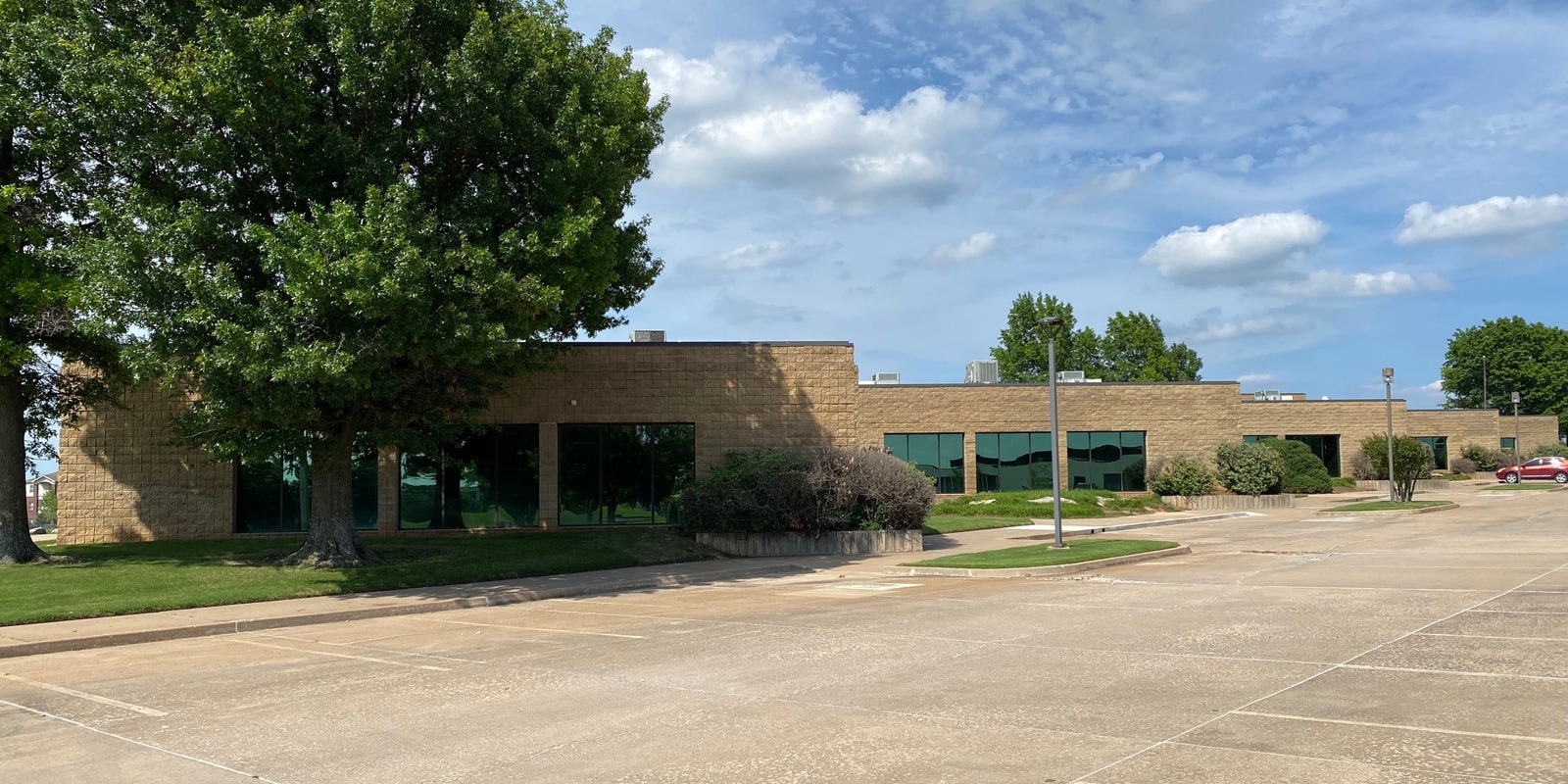 1700 W Albany St, Broken Arrow, OK for lease Primary Photo- Image 1 of 5