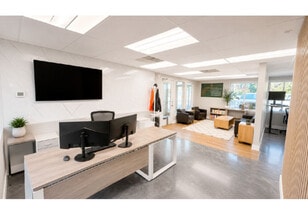 1524 Market St, Kirkland, WA for lease Interior Photo- Image 1 of 6