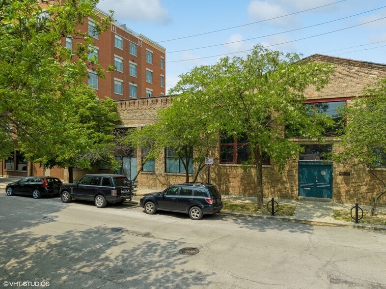 944 W Huron St, Chicago, IL à louer - Photo du bâtiment - Image 2 de 35