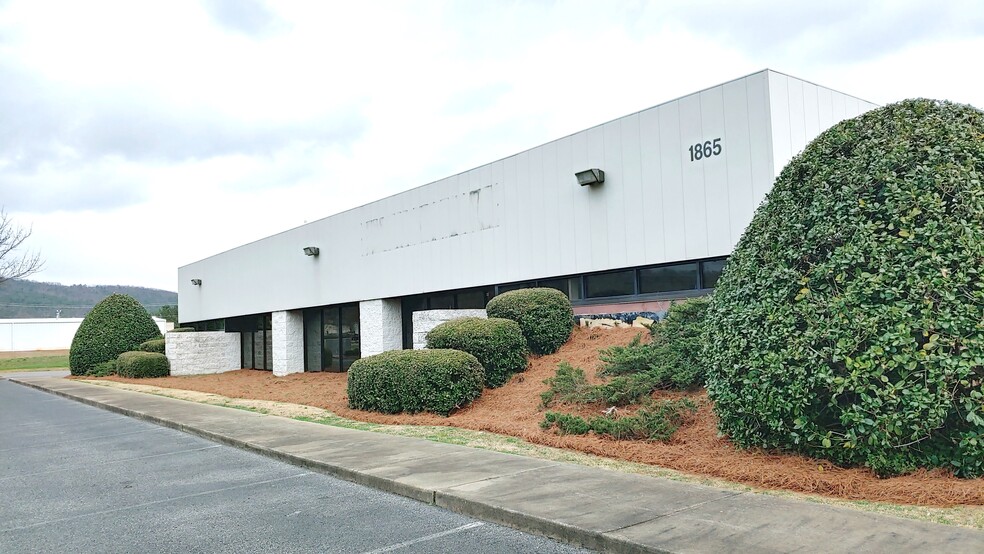 1715 Hillyer Robinson Industrial Pky, Anniston, AL à vendre - Photo du bâtiment - Image 1 de 1