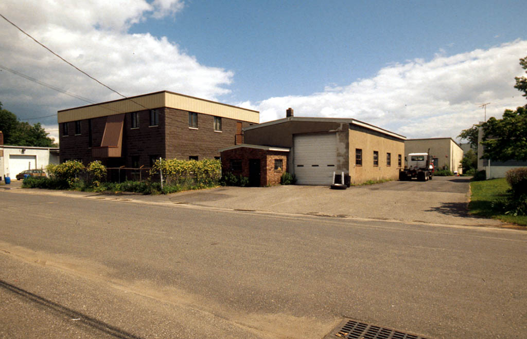 MRL Industrial Park portefeuille de 2 propriétés à vendre sur LoopNet.ca Photo principale- Image 1 de 5