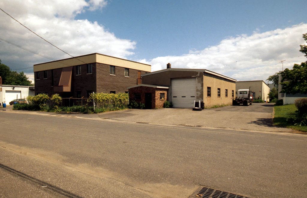 MRL Industrial Park portfolio of 2 properties for sale on LoopNet.ca Primary Photo- Image 1 of 5