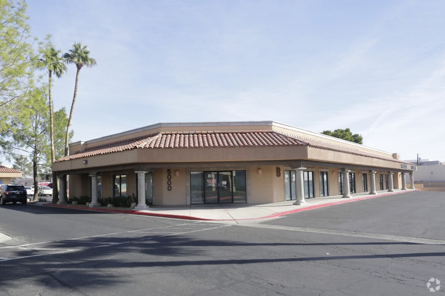 5000 W Oakey Blvd, Las Vegas, NV for lease - Primary Photo - Image 1 of 13