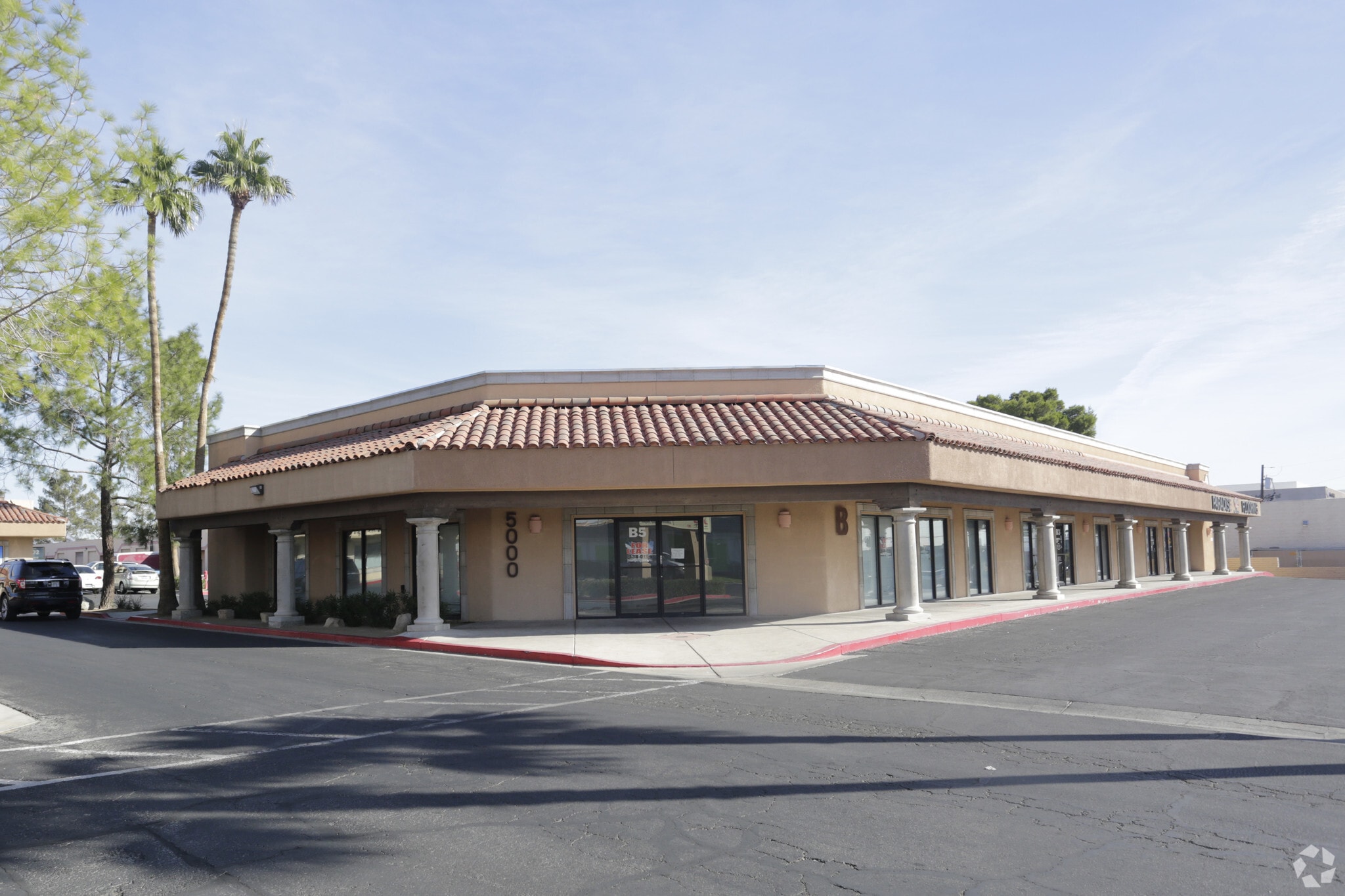 5000 W Oakey Blvd, Las Vegas, NV for lease Primary Photo- Image 1 of 14