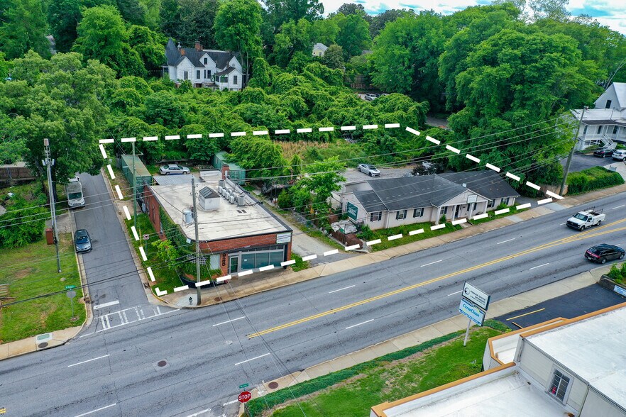 Redevelopment or Adaptive Reuse portefeuille de 2 propriétés à vendre sur LoopNet.ca - Photo du bâtiment - Image 2 de 10