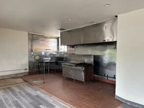 8122 Avalon Blvd, Los Angeles, CA for lease Interior Photo- Image 2 of 9