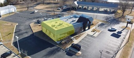 2121 W Gentry Pky, Tyler, TX for lease Building Photo- Image 1 of 6