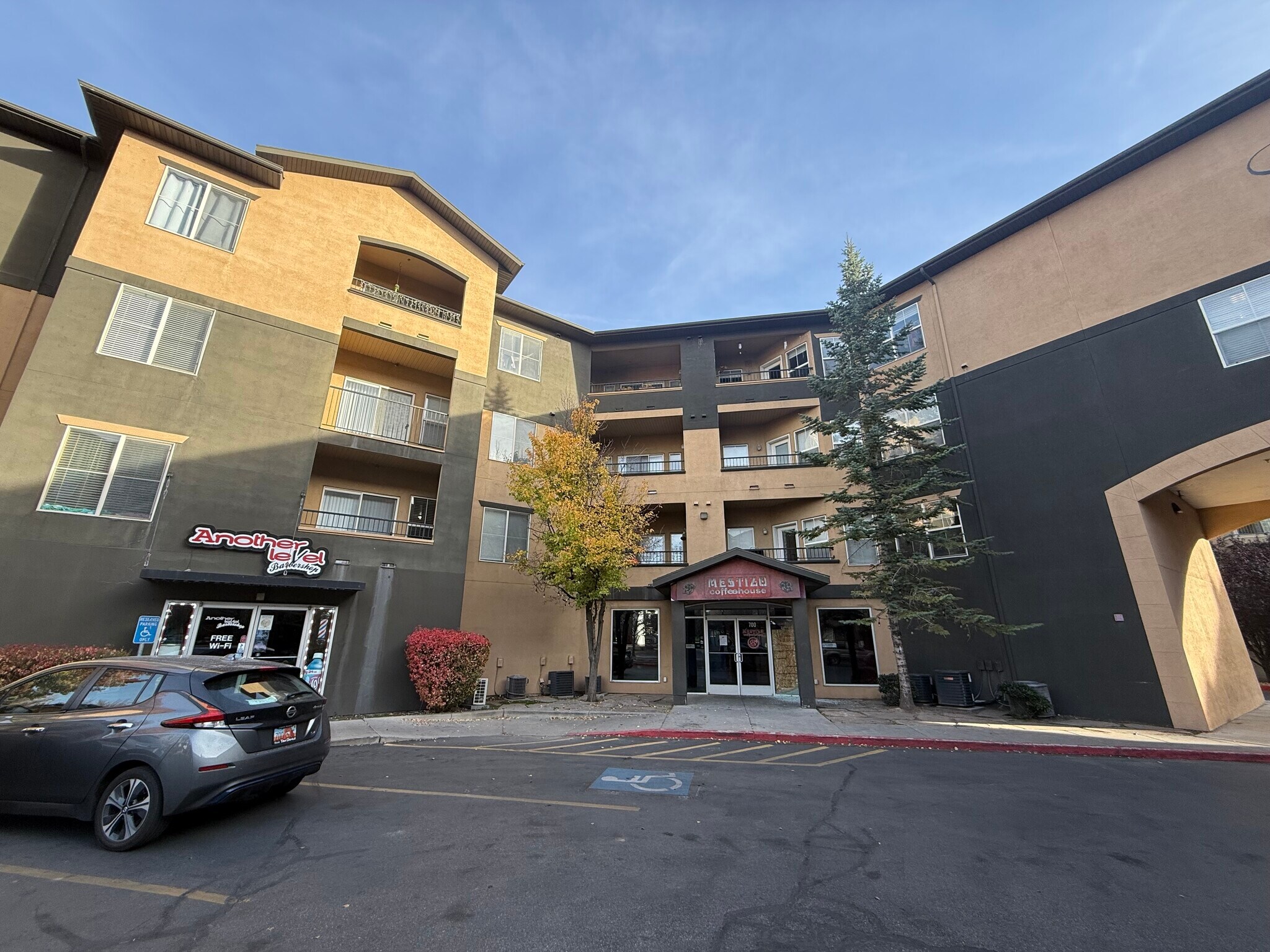 641 W North Temple, Salt Lake City, UT à louer Photo du bâtiment- Image 1 de 11