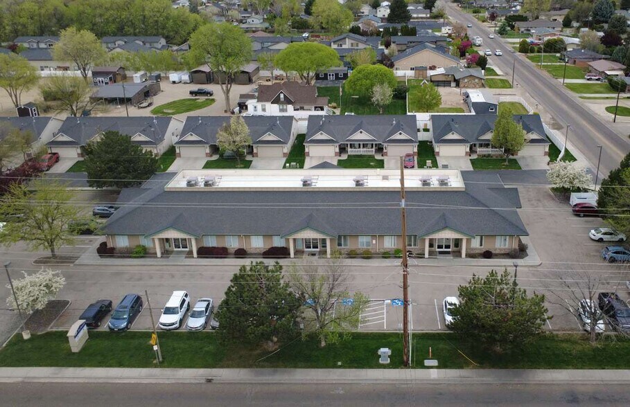 609-621 N Midland Blvd, Nampa, ID à vendre - Photo du bâtiment - Image 1 de 5