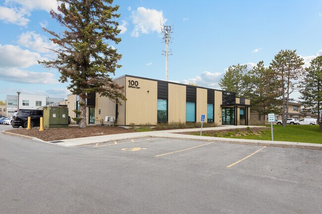 Plus de détails pour 100 Terence Matthews Cres, Ottawa, ON - Bureau à vendre