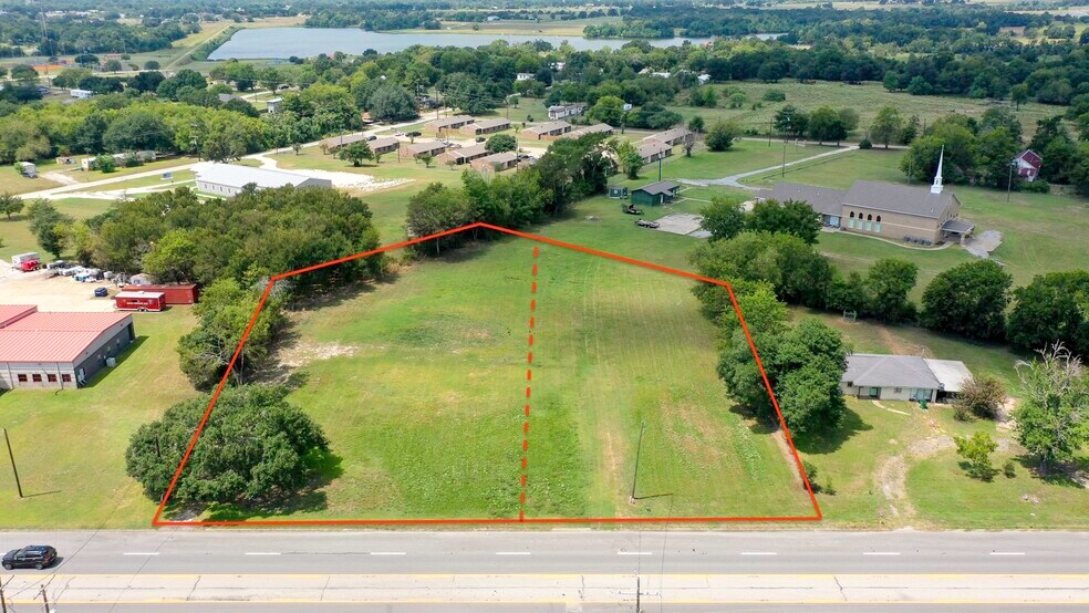 1623 & 1677 East Main Street Hwy, Madisonville, TX à vendre - Photo du bâtiment - Image 1 de 11