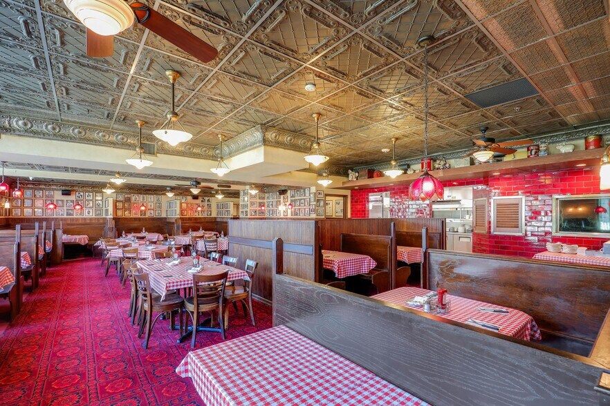 220 Lowry Ave NE, Minneapolis, MN à vendre - Photo du bâtiment - Image 3 de 17