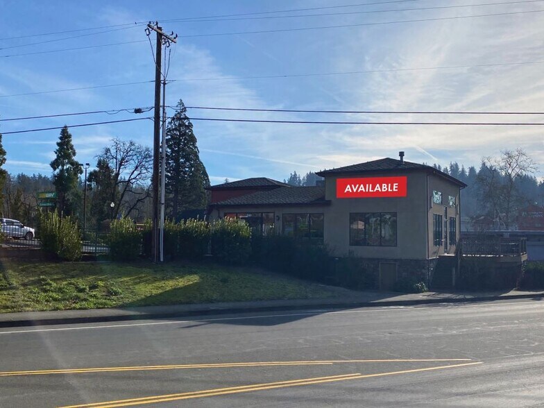 240 Princeton Ave, Gladstone, OR à louer - Photo du bâtiment - Image 3 de 8