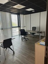 Flex dans Miramas à louer Photo du bâtiment- Image 1 de 4