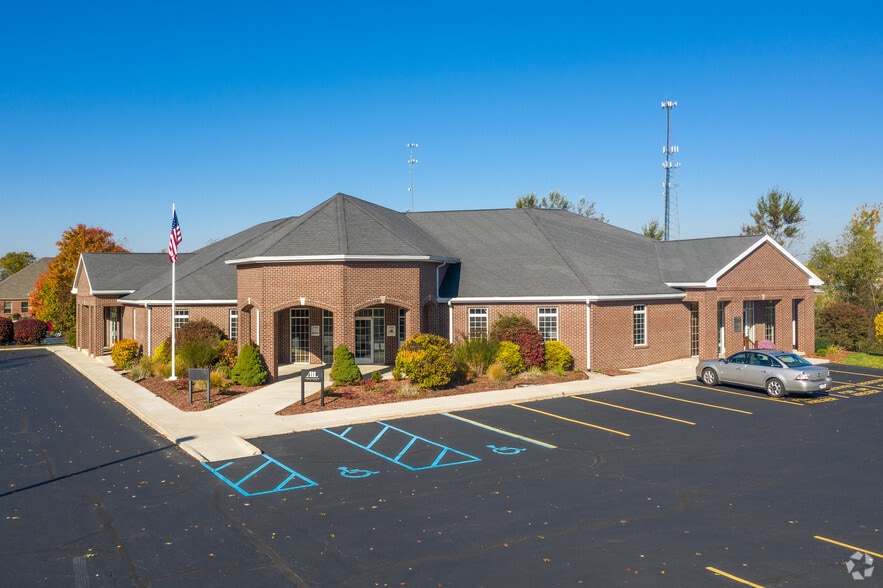 7590-7600 King's Pointe Rd, Sylvania, OH for sale - Primary Photo - Image 1 of 3