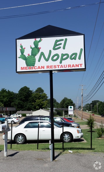 7740-7742 Highway 64, Oakland, TN for lease - Building Photo - Image 2 of 3