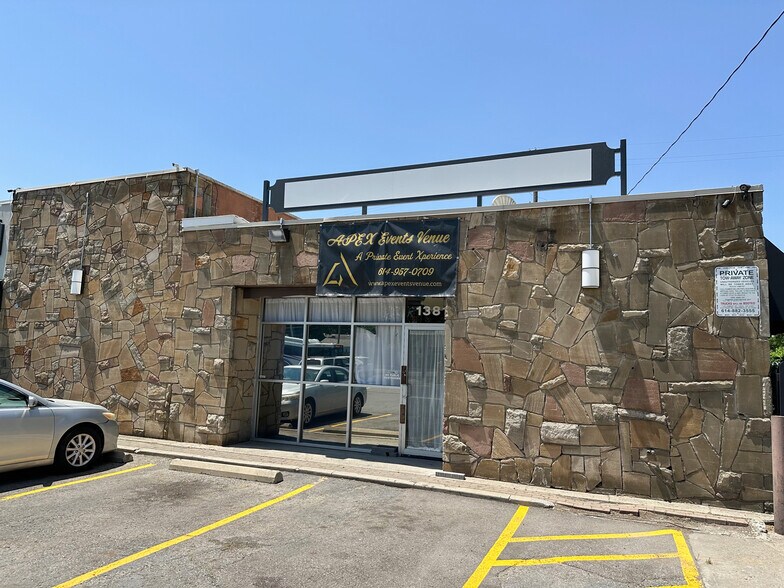 1431 S Hamilton Rd, Columbus, OH à louer - Photo du bâtiment - Image 2 de 18