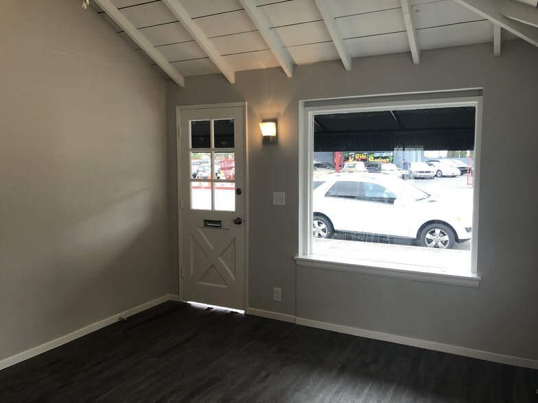 11659 Riverside Dr, North Hollywood, CA à vendre - Photo intérieure - Image 3 de 19