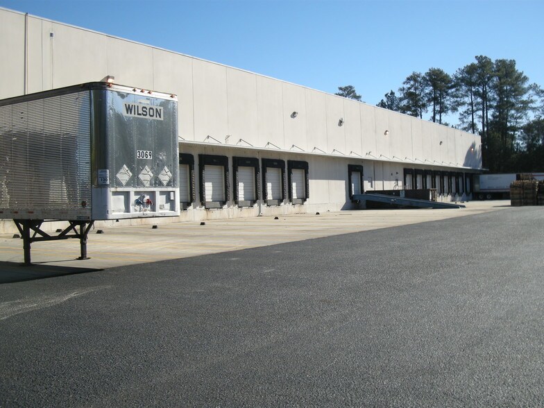 590 Assembly Ct, Fayetteville, NC à louer - Photo du bâtiment - Image 2 de 11