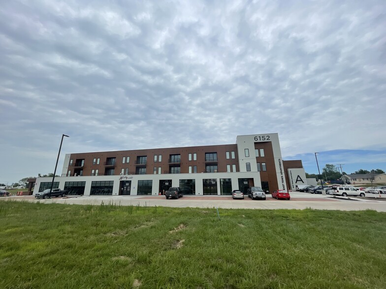 6152 Carlson, Marion, IA for sale - Primary Photo - Image 1 of 1