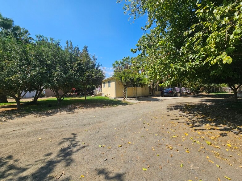 14398 Avenue 88, Pixley, CA à vendre - Photo du bâtiment - Image 1 de 37