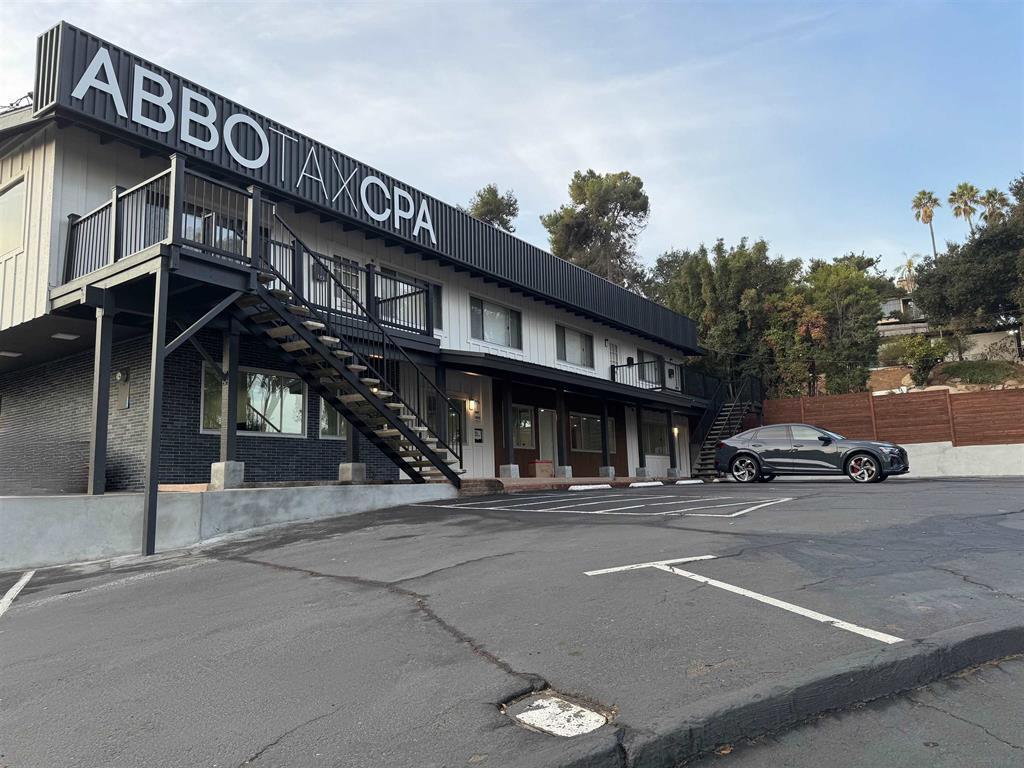 9627-9639 Grossmont Summit Dr, La Mesa, CA for lease Building Photo- Image 1 of 9