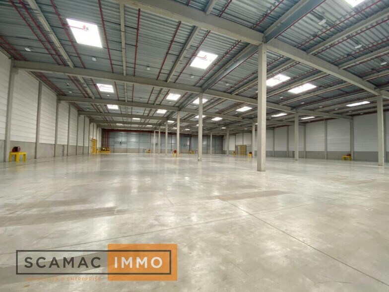 Industrial in Moissy-Cramayel for lease - Interior Photo - Image 1 of 6