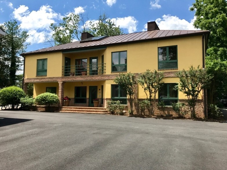 5 N Hamilton St, Middleburg, VA à vendre - Photo du bâtiment - Image 3 de 10