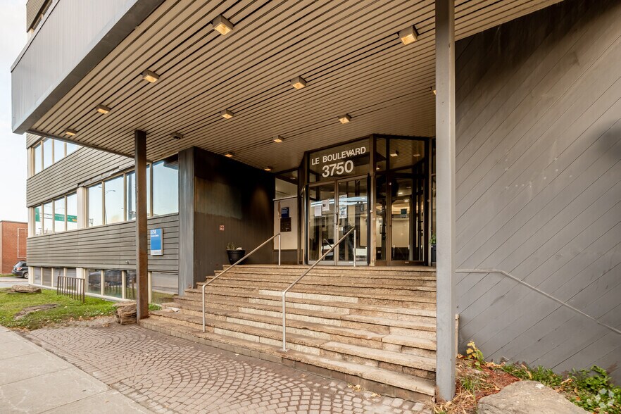 3750 Boul Crémazie E, Montréal, QC à louer - Photo du bâtiment - Image 3 de 5