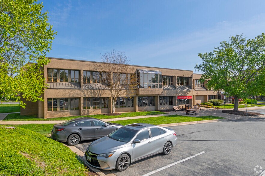3905 National Dr, Burtonsville, MD à louer - Photo du bâtiment - Image 3 de 32