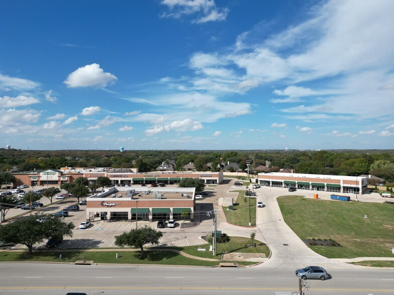 300 Grapevine Hwy, Hurst, TX for lease - Building Photo - Image 3 of 7