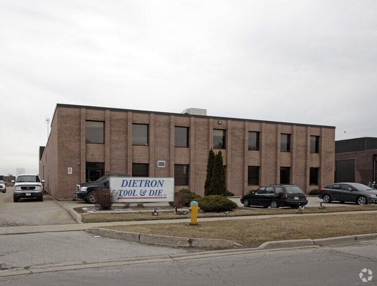 64 Melford Dr, Toronto, ON à vendre - Photo principale - Image 1 de 1