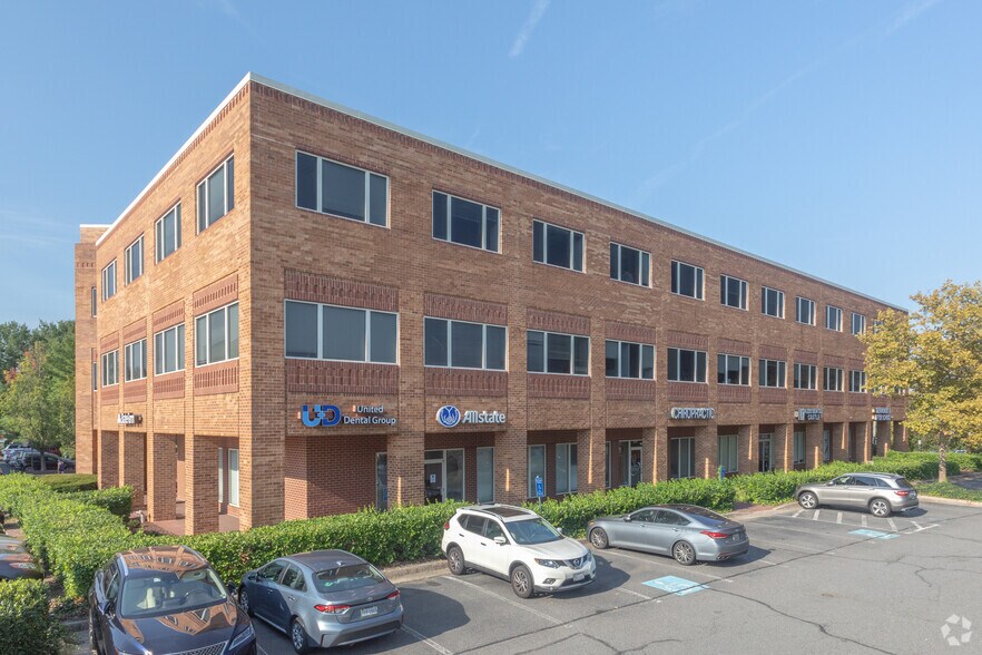 13810-13860 Braddock Rd, Centreville, VA à louer - Photo du bâtiment - Image 3 de 4