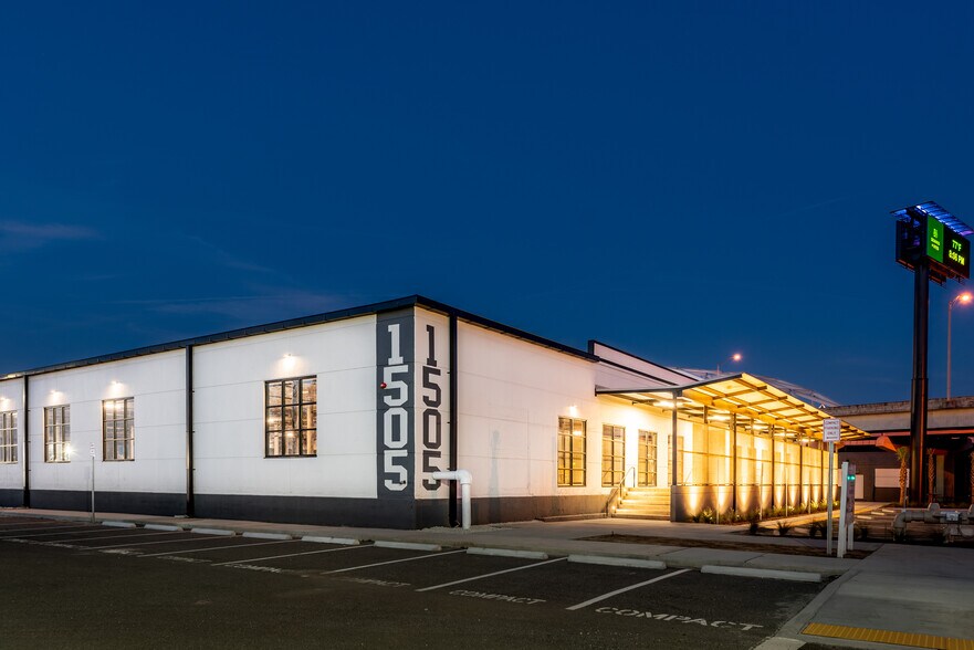 1505 Dennis St, Jacksonville, FL à louer - Photo du bâtiment - Image 2 de 8