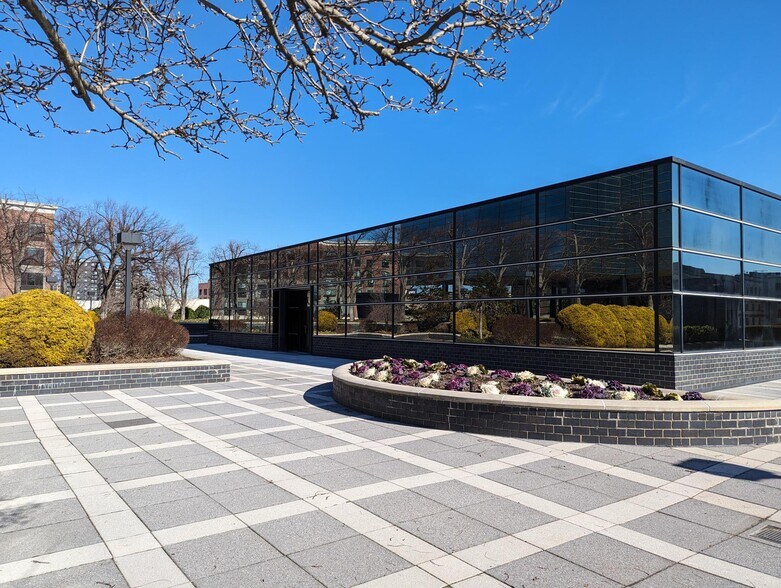 25 Main St, Hackensack, NJ à louer - Photo du bâtiment - Image 2 de 14