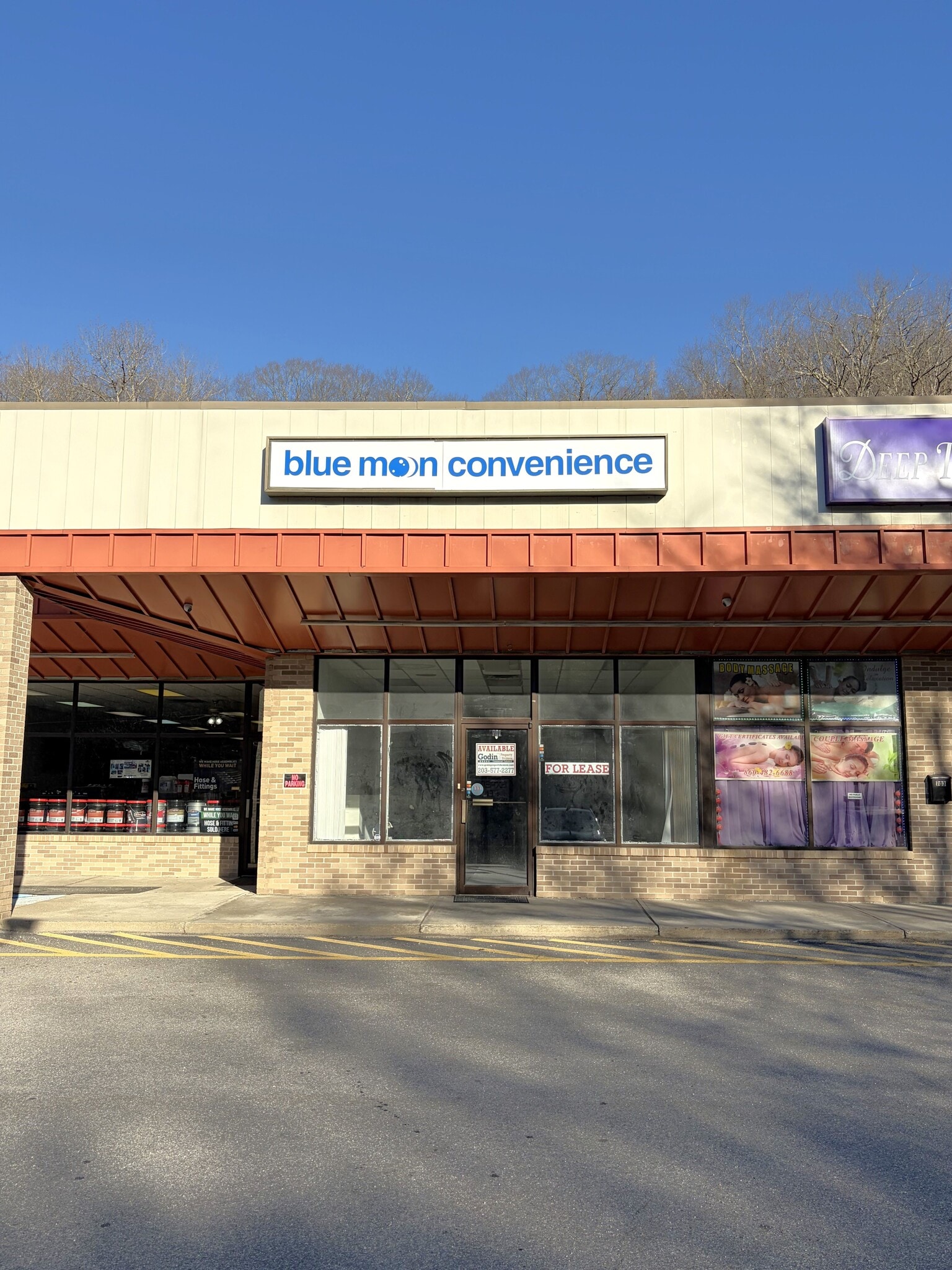 679-711 Winsted Rd, Torrington, CT for lease Interior Photo- Image 1 of 4