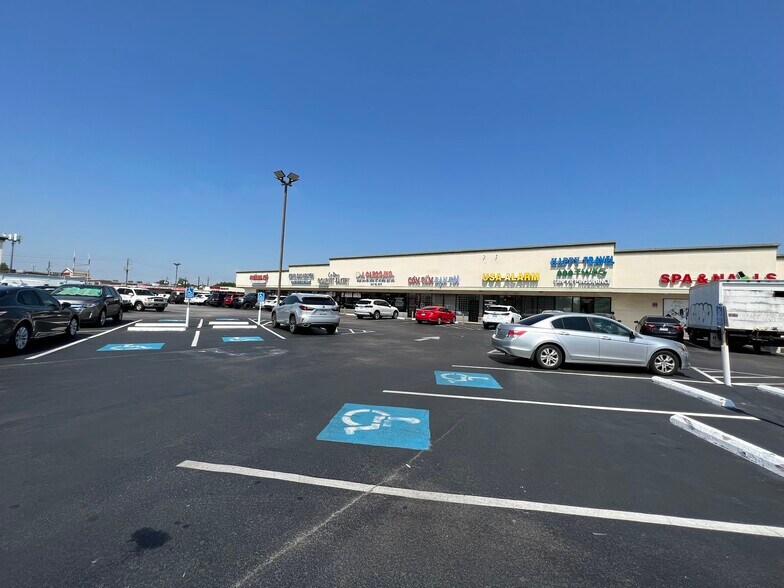 11526 Bellaire Blvd, Houston, TX à louer - Photo du bâtiment - Image 1 de 12