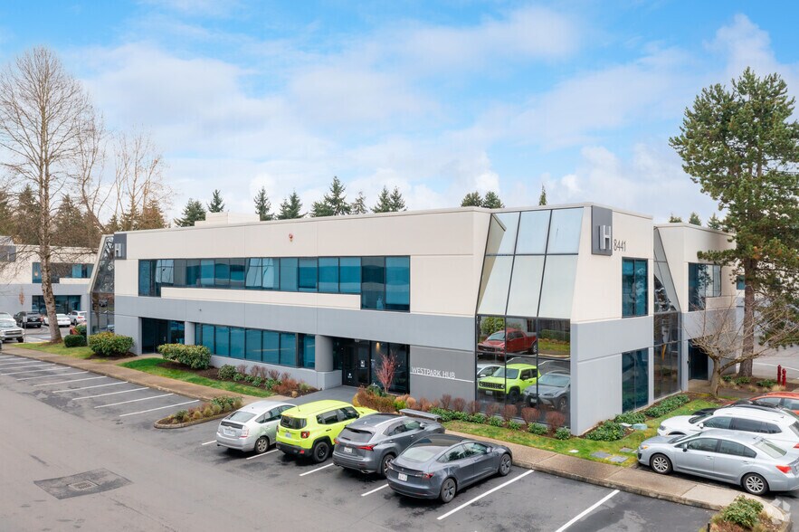 8461 154th Ave NE, Redmond, WA à louer - Photo du bâtiment - Image 1 de 10