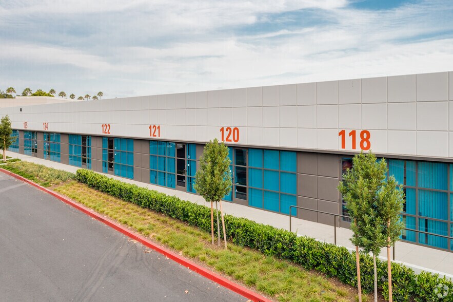 18 Technology Dr, Irvine, CA for lease - Primary Photo - Image 1 of 5