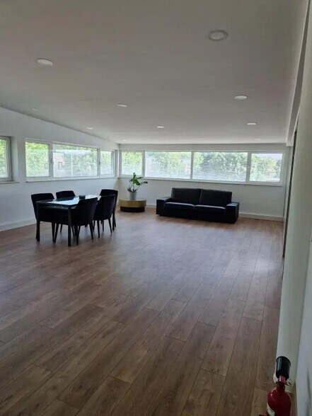 Bureau dans Goussainville à vendre - Photo intérieure - Image 2 de 9