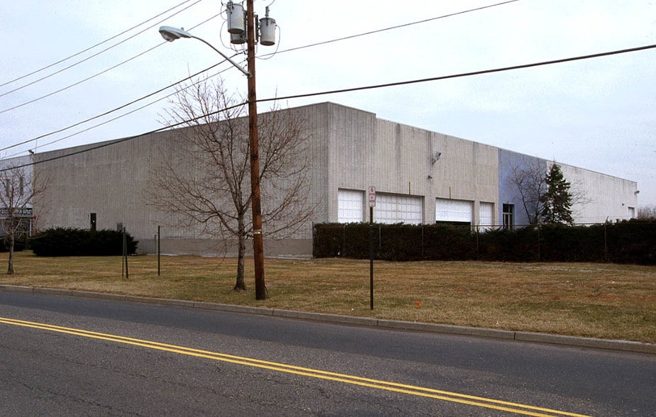 80-90 Enterprise Ave, Secaucus, NJ for lease - Building Photo - Image 2 of 4