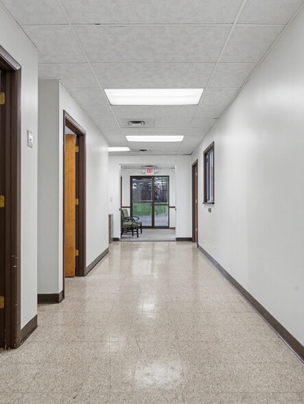 324 Ledge Rd, Macedonia, OH for lease - Building Photo - Image 3 of 7