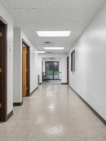 324 Ledge Rd, Macedonia, OH à louer - Photo du bâtiment - Image 3 de 7