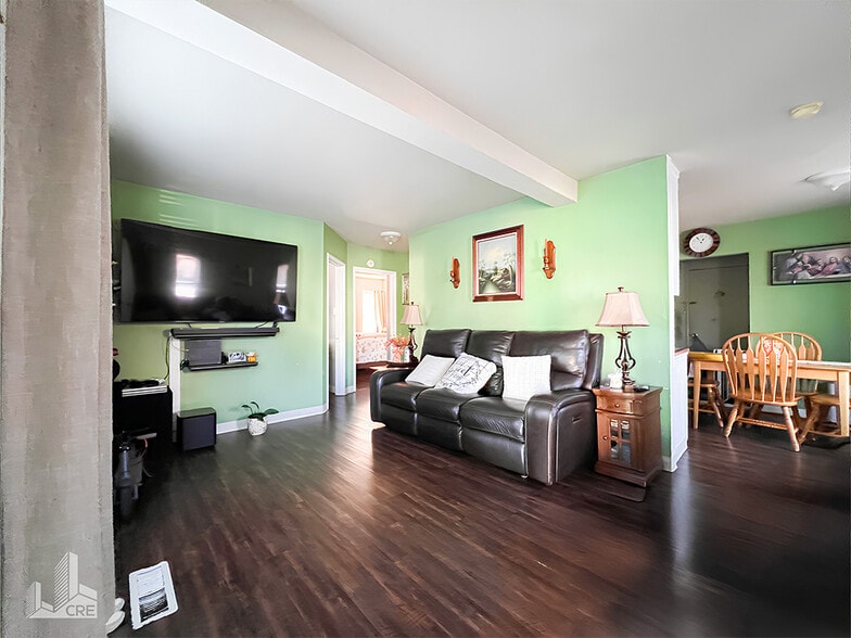 21360 Ocean View Dr, Hayward, CA for sale - Interior Photo - Image 3 of 5
