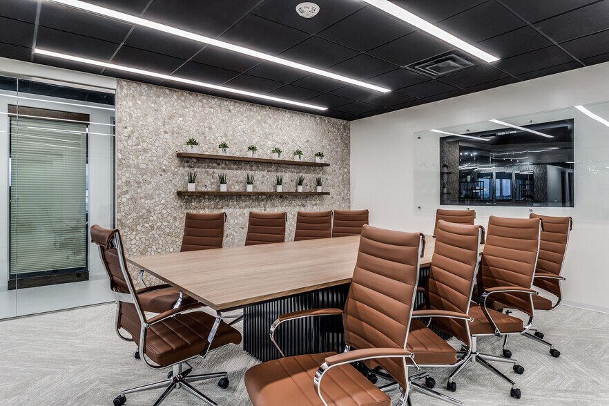 6060 N Central Expy, Dallas, TX à louer - Photo intérieure - Image 2 de 15