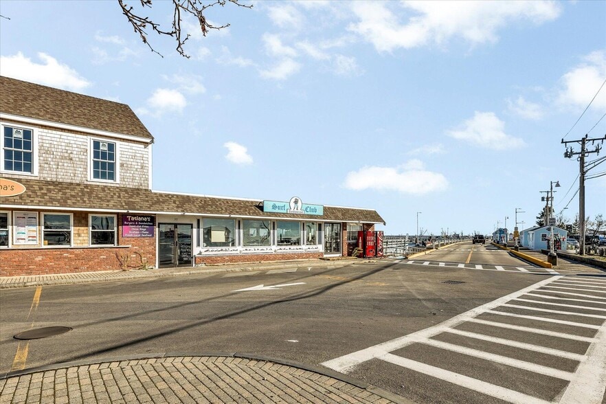 317-319 Commercial St, Provincetown, MA for lease - Building Photo - Image 3 of 32