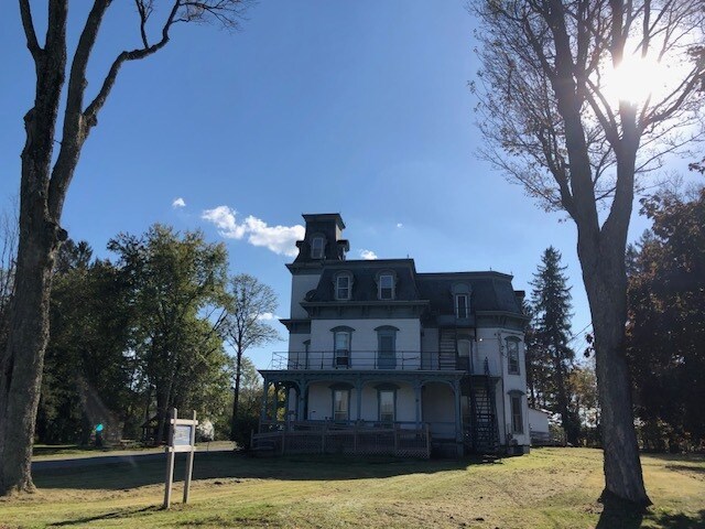 8196 Green Rd, Hubbardsville, NY à vendre - Photo du bâtiment - Image 2 de 54