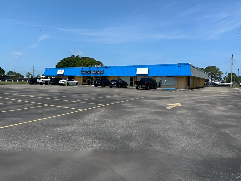 6500 14th St W, Bradenton, FL à louer - Photo du bâtiment - Image 2 de 12