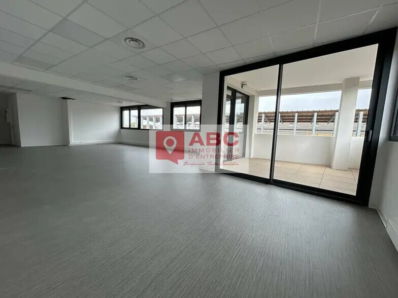 Office in Lattes for lease - Interior Photo - Image 2 of 4